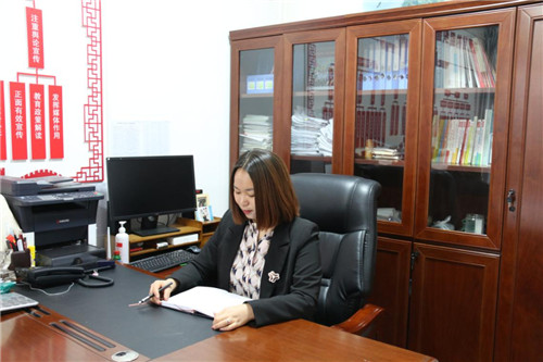 李倩.jpg