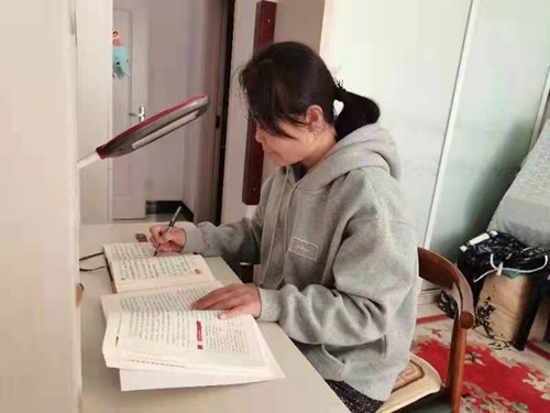 吴堡  白艳萍.jpg