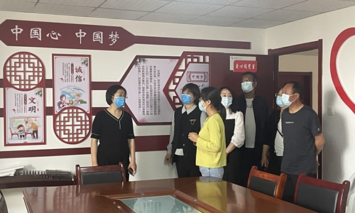 4.25区妇联走访调研社区.jpg